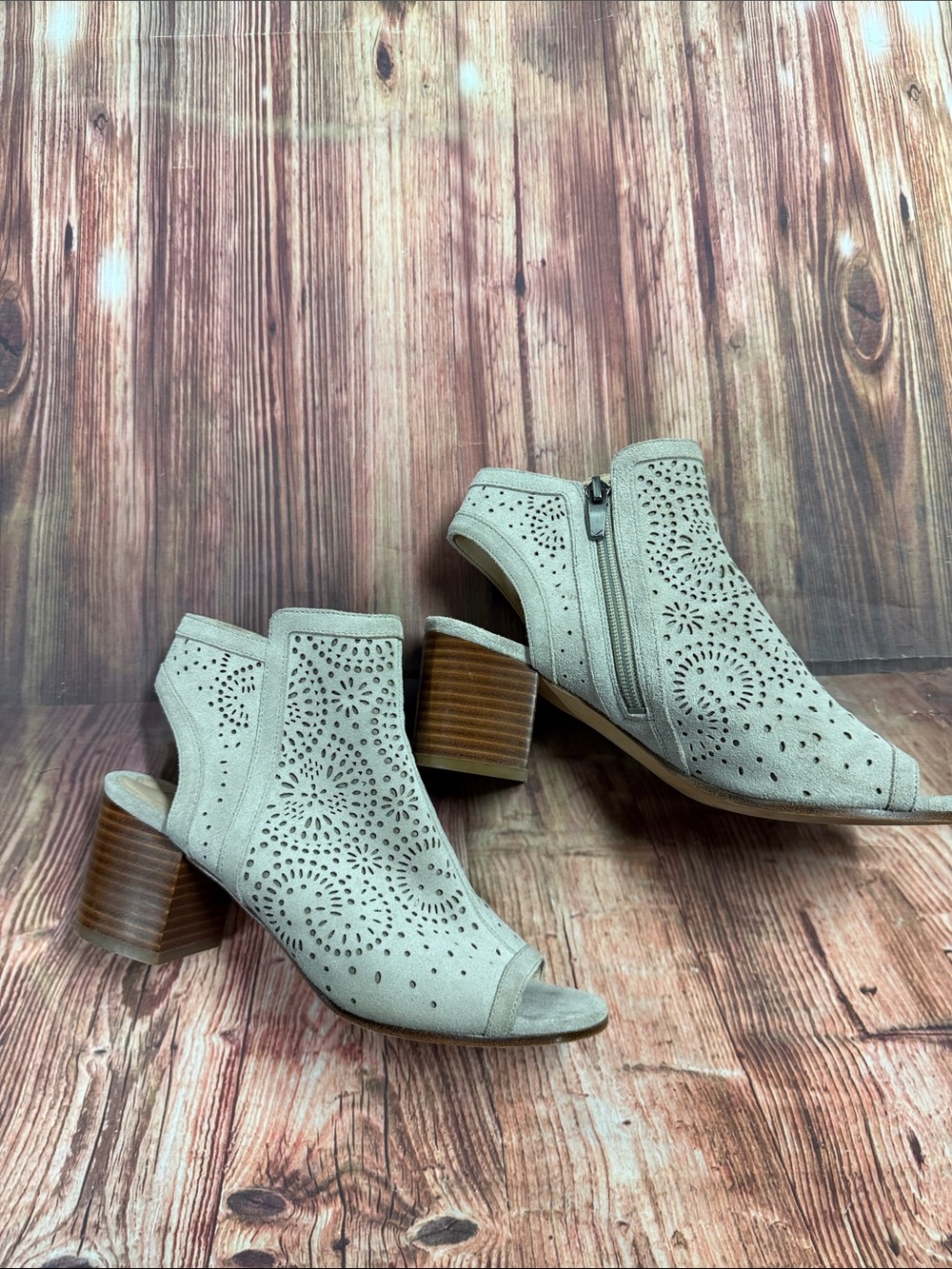 Via Spiga Light Taupe Perforated Peep-Toe Block Heel Mules size:7
